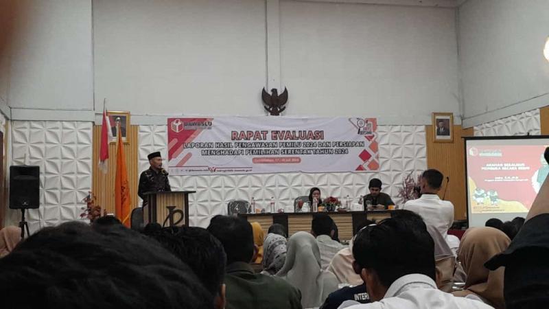 Persiapan Pilkada Serentak, Bawaslu Inhil Gelar Rapat Evaluasi Laporan Hasil Pengawasan