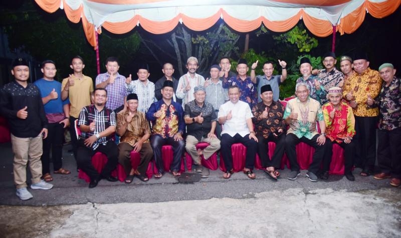 Ketum PW KBB Riau, H Syamsuddin Uti Makan Malam Bersama Pemda dan Masyarakat Banjar Di Bengkalis