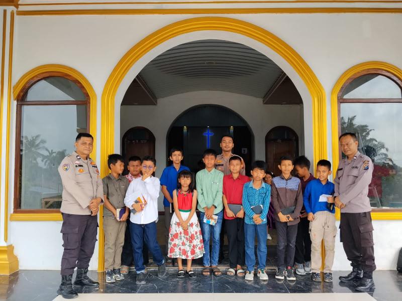 Polres Siak Serap Aspirasi Warga Lewat "Minggu Kasih" di Gereja HKBP Zamrud Dayun