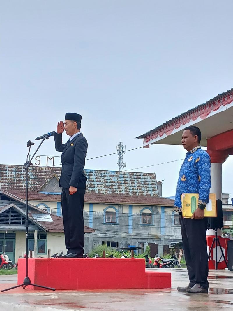 Mendung dan Gerimis Tak Surutkan Semangat Sumpah Pemuda ke-98 di Kateman, Pelajar hingga Unsur Pemerintahan Bersatu dalam Upacara